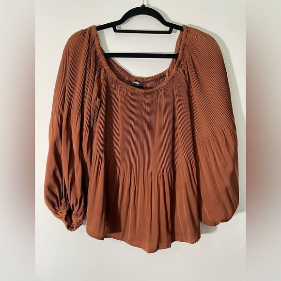 Express Top - Picture 2 of 3